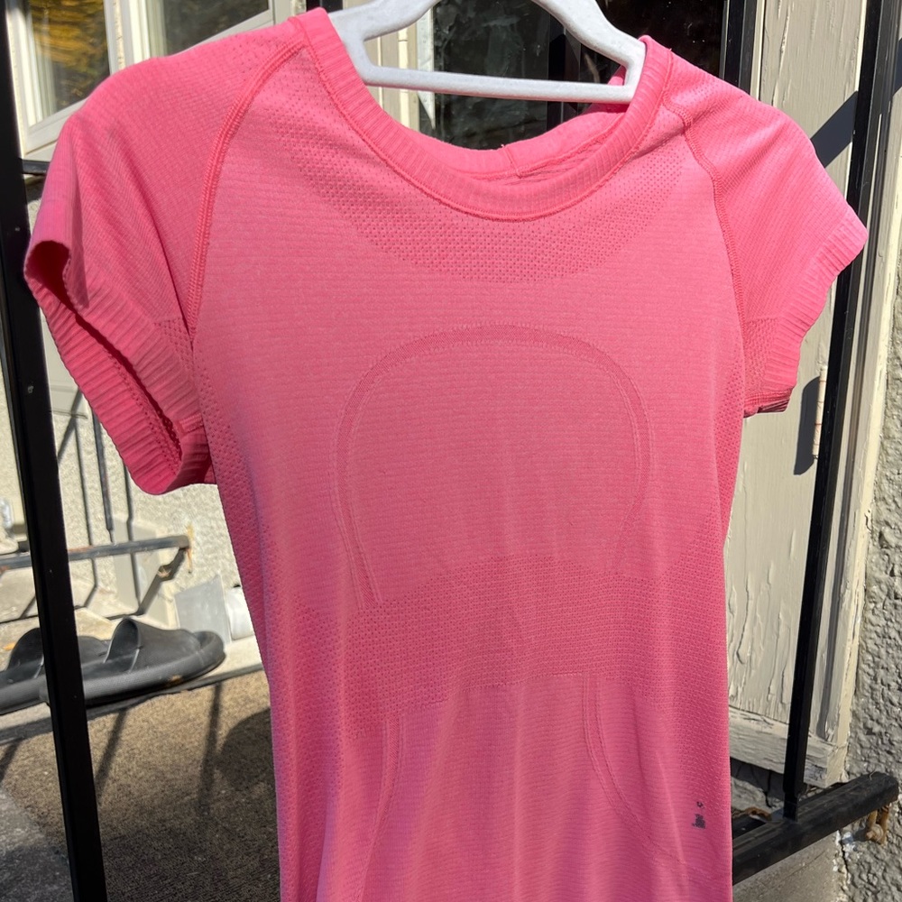Pink Lululemon Swiftly tee
